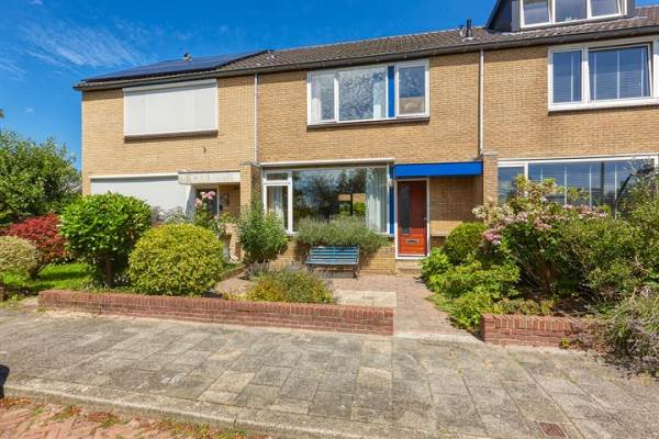 Woning Strauszplantsoen 10 Voorschoten