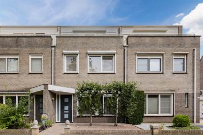 Woning Marga Klompélaan 105 Rijen