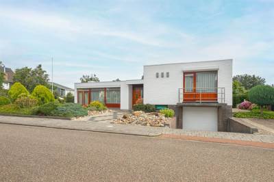 Woning Prins Bernhardstraat 1 Cadier en Keer