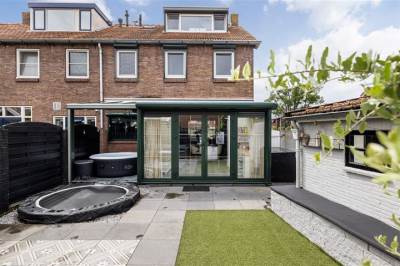 Woning Oude Raadhuisplein 2 Hendrik-Ido-Ambacht