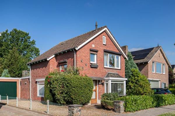 Woning Burg. IJsebaertstraat 19 Sint Jansteen