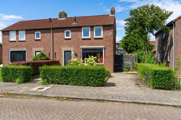 Woning Graaf van Hornestraat 10 Almkerk