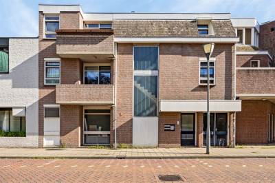 Woning St. Jansplein 39 Waalwijk