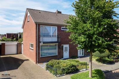 Woning Gouverneur van Hövelllaan 25 Reuver