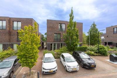 Woning Oeverzegge 10 Roelofarendsveen
