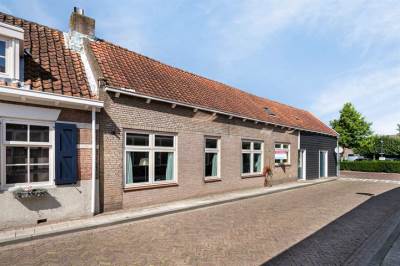 Woning Kerkstraat 2 Hoedekenskerke