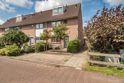 Woning Marga Klompéstraat 7 Bergen (NH)