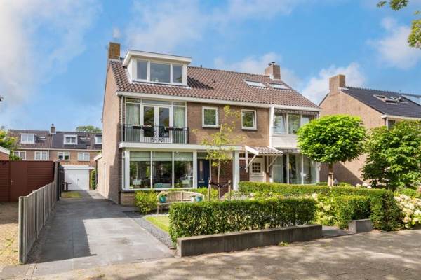 Woning Jan van Kuikweg 135 Heemskerk
