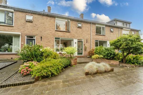 Woning van der Doeslaan 35 Maasdam