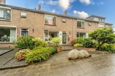 Woning van der Doeslaan 35 Maasdam