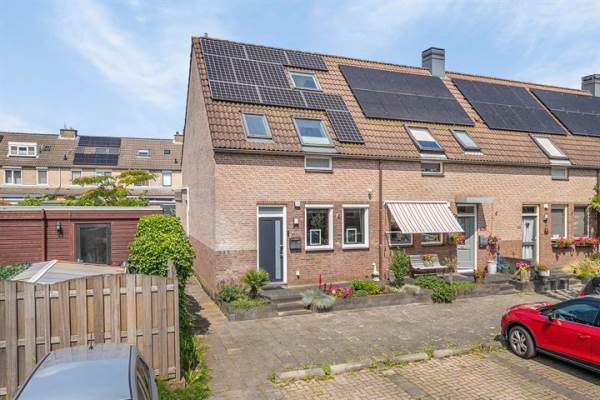 Woning Maria van Osstraat 25 Hendrik-Ido-Ambacht