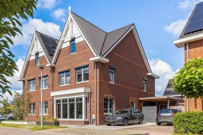 Woning Perzikengaarde 5 Hendrik-Ido-Ambacht