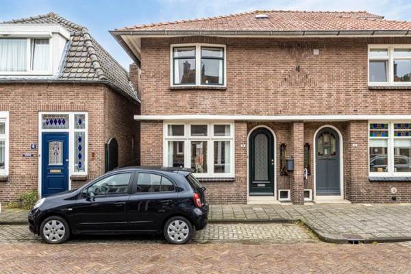 Woning Admiraal de Ruyterstraat 8 Sliedrecht