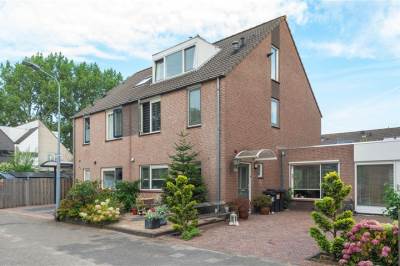 Woning Hoornbladplantsoen 15B Lisserbroek