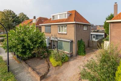 Woning Burgemeester Smeelelaan 28 Waalwijk