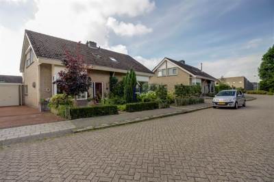 Woning Burgemeester van Eetenstraat 15 Nieuwerkerk