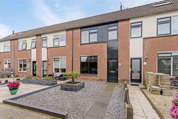 Woning Dokter van Wieringenstraat 30 Waardenburg