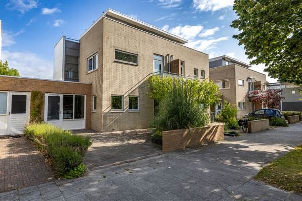 Woning B.S.F. von Suttnerstraat 13 Groningen