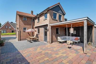 Woning Ds A.C. van Raalteweg 10 Wanneperveen