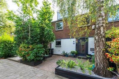 Woning van der Helstpark 83 Muiderberg