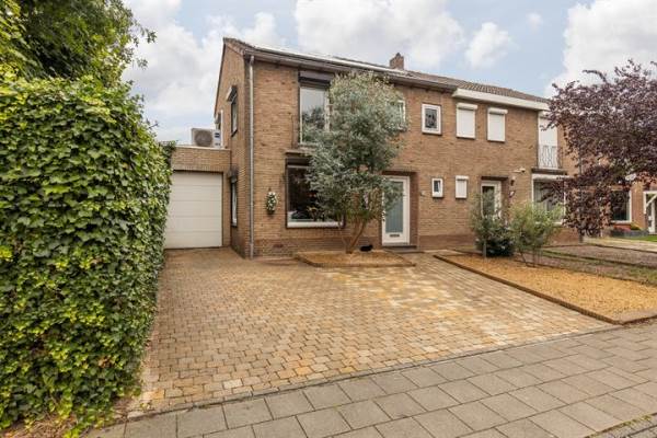 Woning Doctor Poelsstraat 1 Urmond