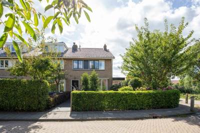 Woning Koningin Emmalaan 2 Ouderkerk aan de Amstel
