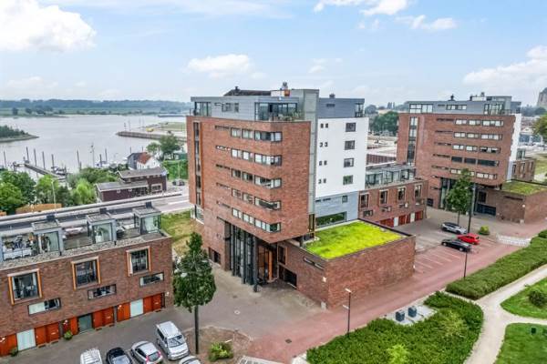 Woning G.J. Petersstraat 40 Tiel