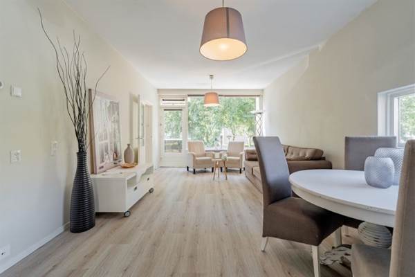 Woning Julianaplantsoen 297 Diemen