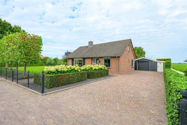 Woning Oosterstraat 75 Benningbroek