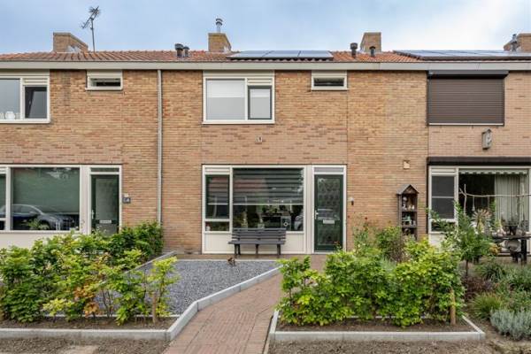 Woning Maannezee 54 Dirksland