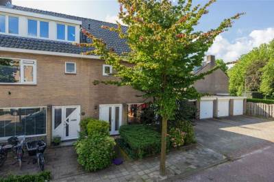 Woning van den Woudestraat 20 Warmond