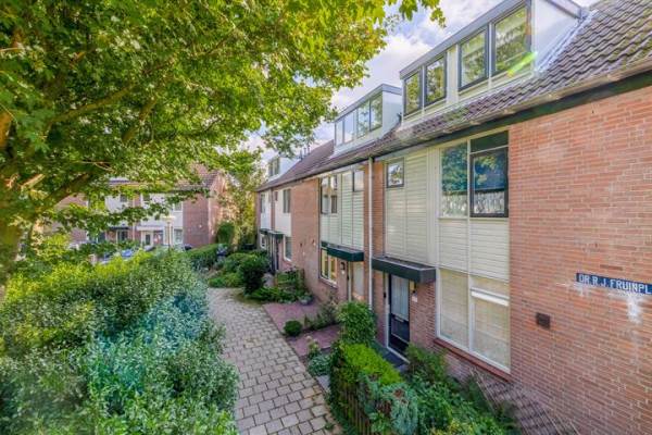 Woning Dr. R.J. Fruinplantsoen 37 Den Haag