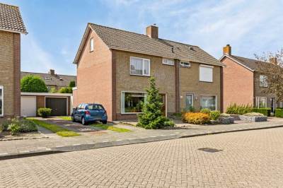 Woning Debussylaan 12 Raamsdonksveer