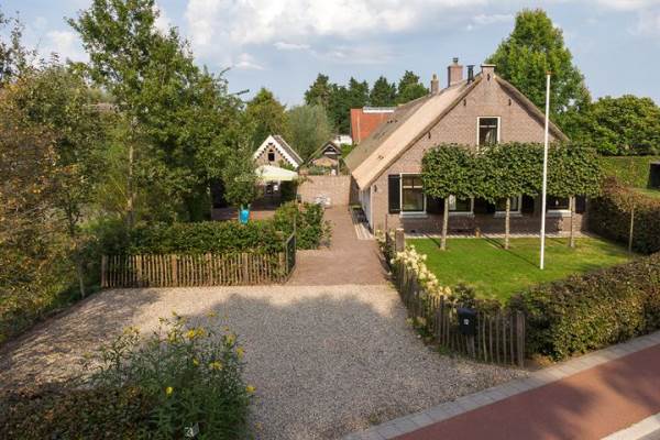 Woning Oud-Loosdrechtsedijk 12 Loosdrecht