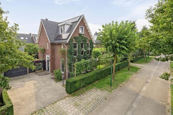 Woning IJswater 9 Houten
