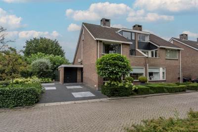 Woning Raadhuislaan 57 Mijnsheerenland