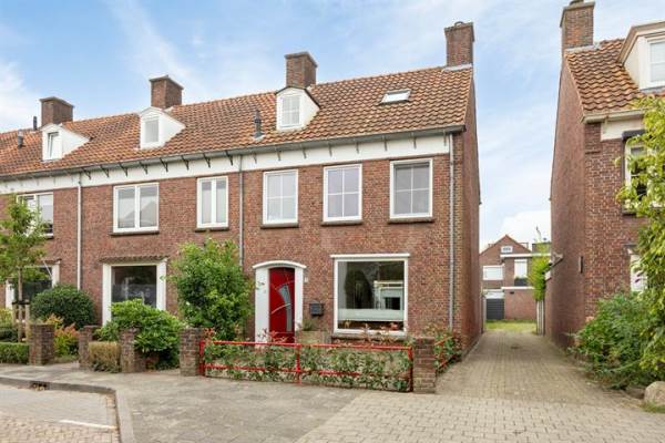 Woning Burgemeester Schoonheijtstraat 28 Roosendaal