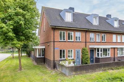 Woning Grachtmuur 27 Houten
