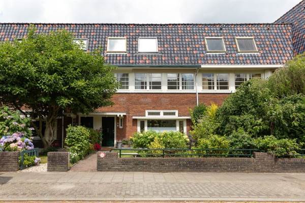 Woning Dr. P.J.H. Cuypersplein 29 Hilversum