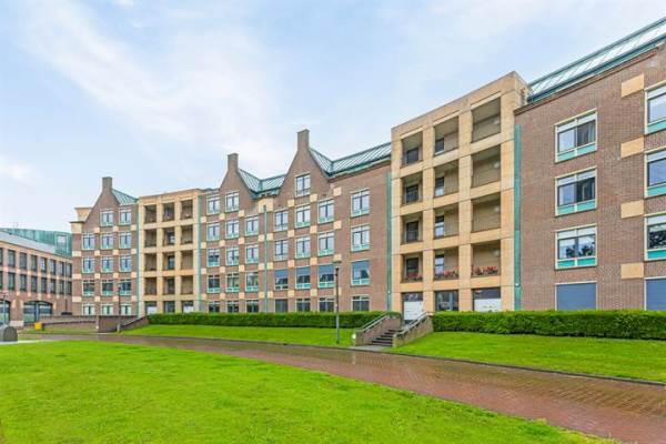 Woning Frans Joseph van Thielpark 143 Helmond