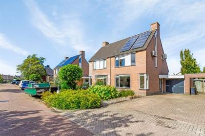 Woning Pastoor van der Burglaan 7 't Veld
