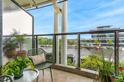 Woning Omval 144 Amsterdam