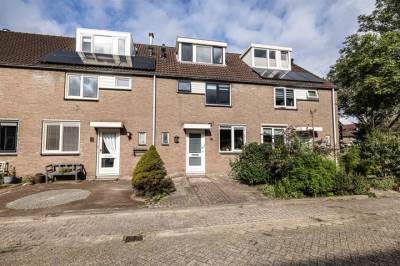 Woning Arthur van Schendelplein 74 Hillegom