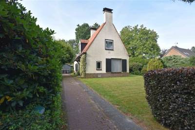 Woning Burgemeester van Walsemlaan 1 Epe