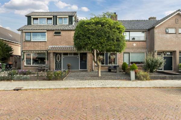 Woning Pastoor van Haasterstraat 36 Ursem (Gem. Koggenland)