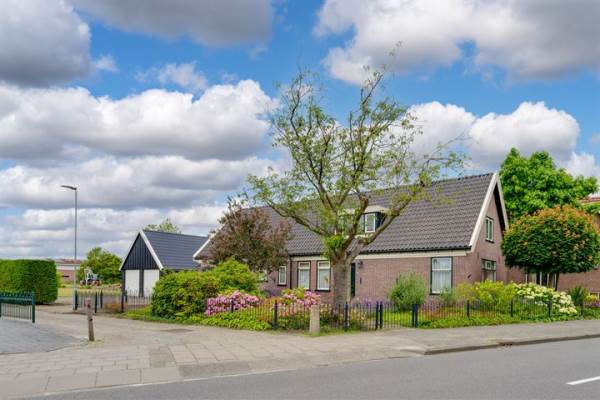 Woning Voorburggracht 97 Zuid-Scharwoude