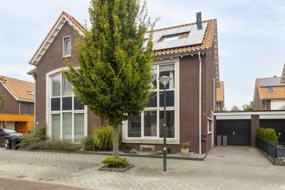 Woning Troelstrastraat 67 Hardinxveld-Giessendam