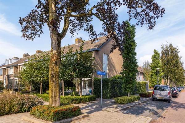 Woning van Woudeweg 23 Woubrugge