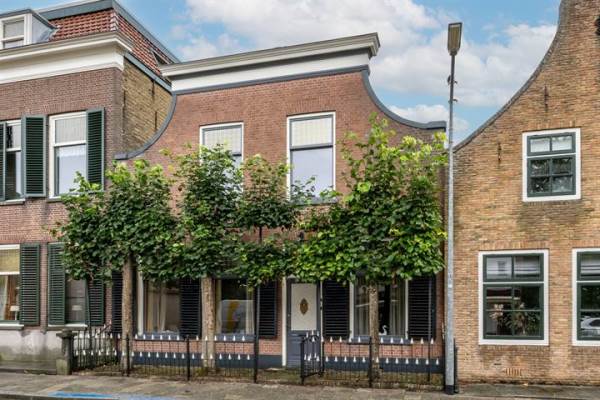 Woning Voorstraat 12 Dirksland