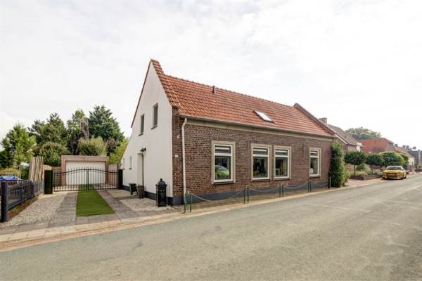 Woning Oude Kerkstraat 22 Bergen (LI)
